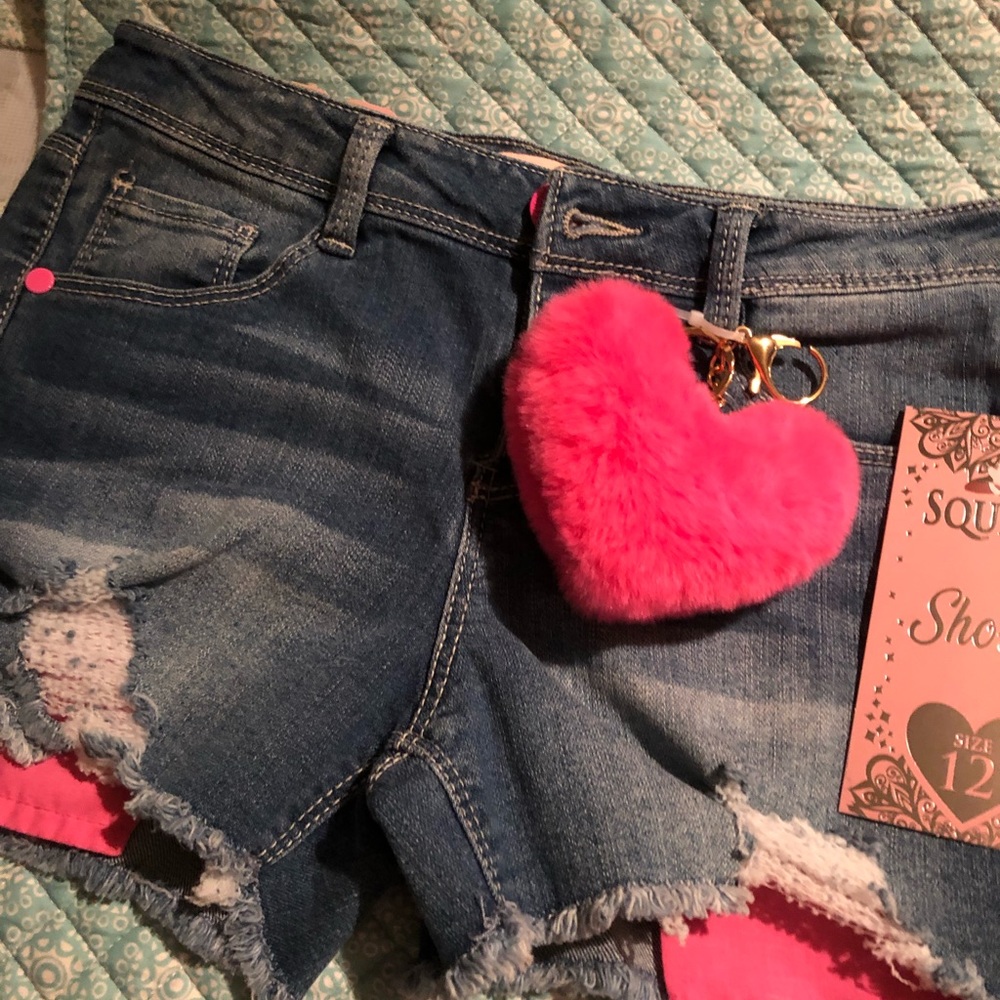 Squeeze Girls Short Size 12